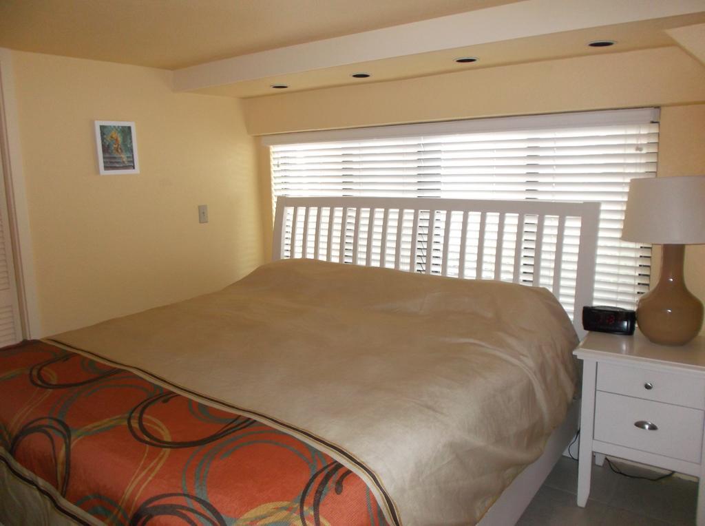 Hollywood Sands Resort Room photo